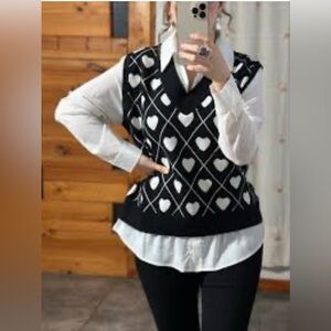 Sioni Black and White Heart Pattern V-Neck Sweater